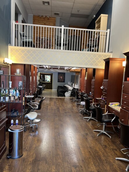 More Photos Of 249 W State Road 436, Altamonte Springs Unknown For Lease