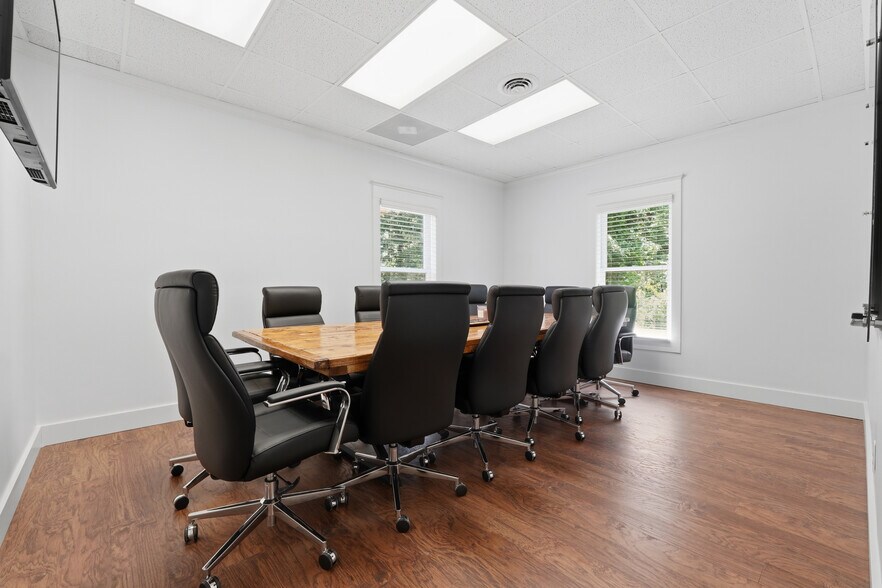 More Photos Of 1843 Peeler Rd, Dunwoody Office For Lease