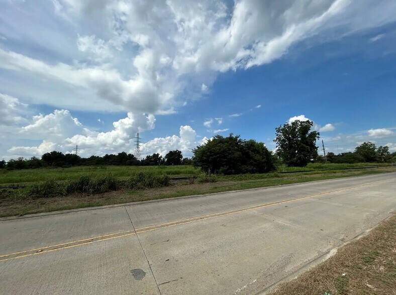 Primary Photo Of 1900 Westport dr, Port Allen Land For Lease