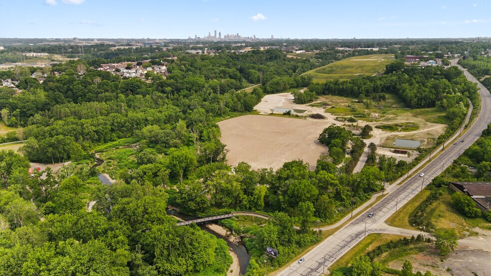More Photos Of 5000 Warner Rd, Garfield Heights Land For Sale