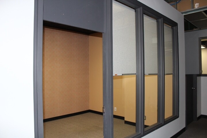 More Photos Of 121 N Chestnut St, Seymour Medical For Sale