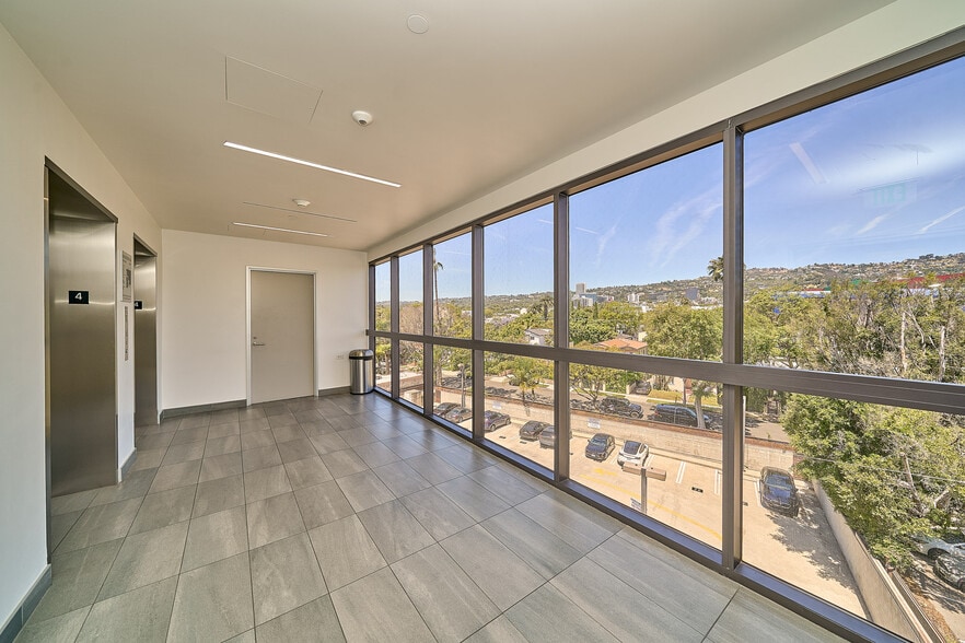 More Photos Of 8737 Beverly Blvd, West Hollywood Medical For Sale