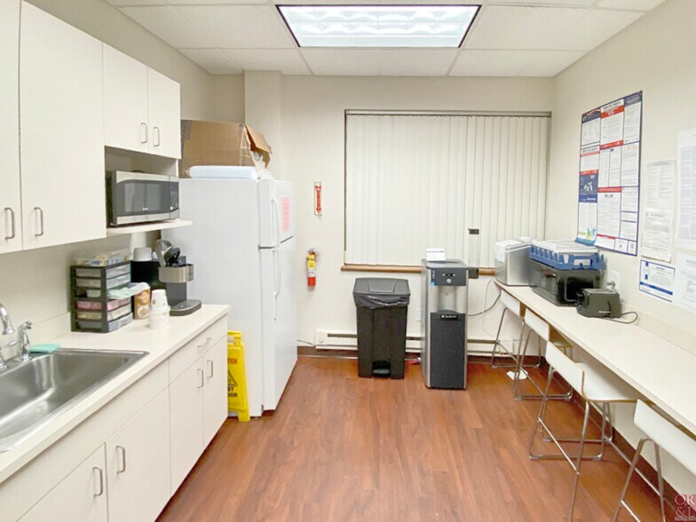 More Photos Of 1260 Silas Deane Hwy, Wethersfield Medical For Lease