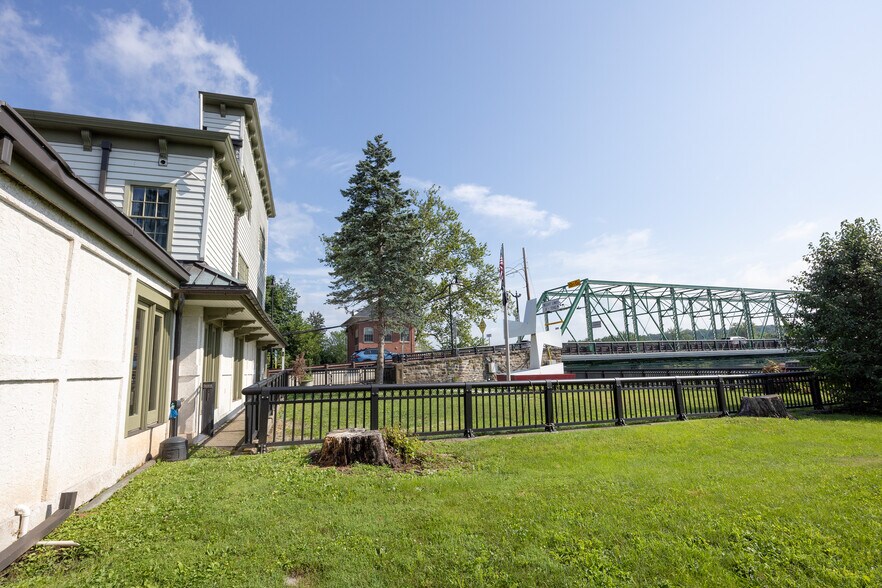 More Photos Of 15 E Bridge St, New Hope Storefront Retail Residential For Sale