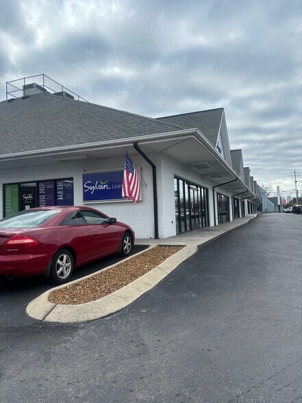 More Photos Of 728 S Jefferson Ave, Cookeville Storefront Retail Office For Lease