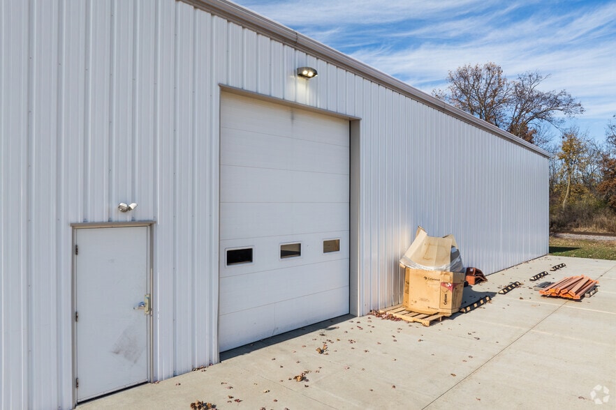 More Photos Of 1400 E High St, Milton Manufacturing For Sale