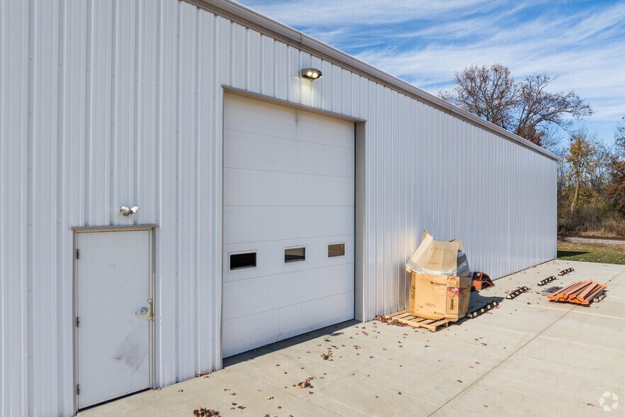 More Photos Of 1400 E High St, Milton Manufacturing For Lease