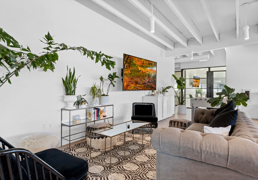 More Photos Of 909 W Laurel St, San Diego Office For Sale