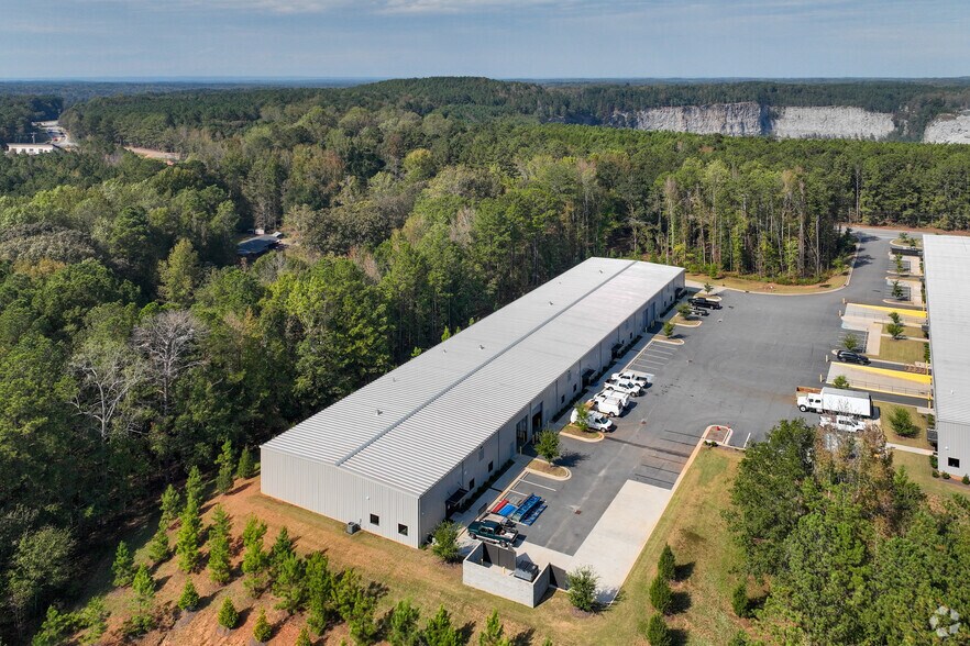 More Photos Of 165-177 Elzie Johnson Rd, Newnan Warehouse For Lease