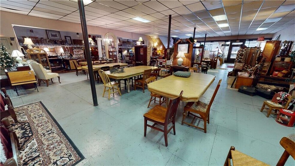 More Photos Of 116 N Illinois St, Chrisman Storefront Retail Residential For Sale