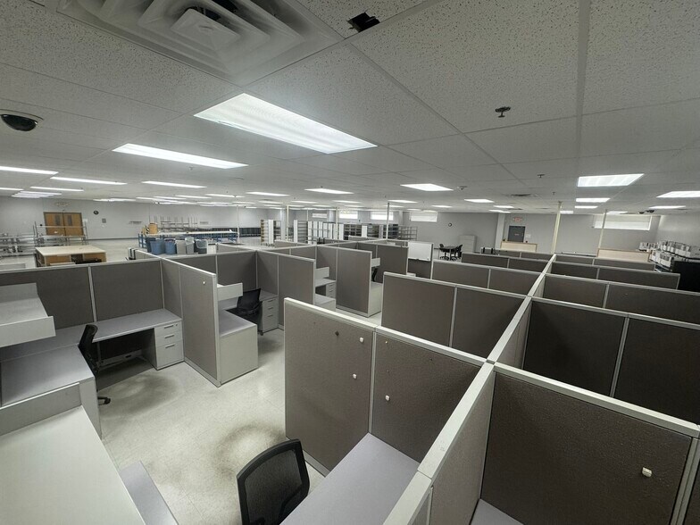 More Photos Of 796 N Sunnyside Rd, Decatur Office For Lease