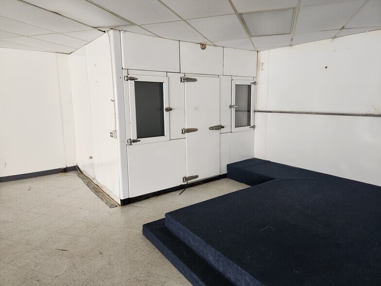 More Photos Of 92 Pine St, Laconia Convenience Store For Sale