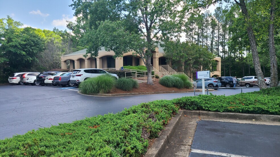 More Photos Of 810 Canton Rd, Marietta Medical For Lease