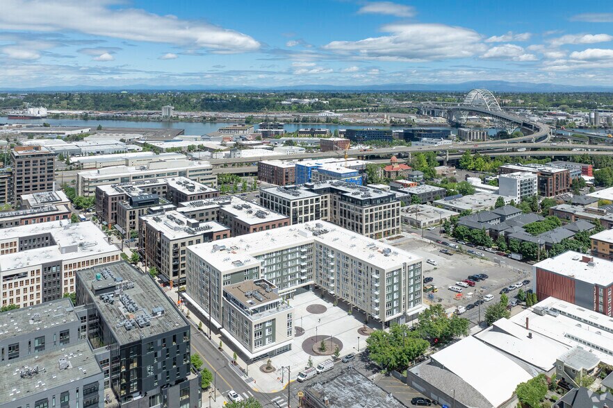 More Photos Of 2070 NW Quimby St, Portland Apartments For Lease