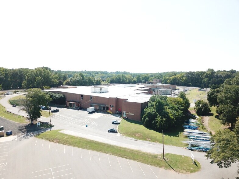 More Photos Of 1500 River Dr, Belmont Warehouse For Lease