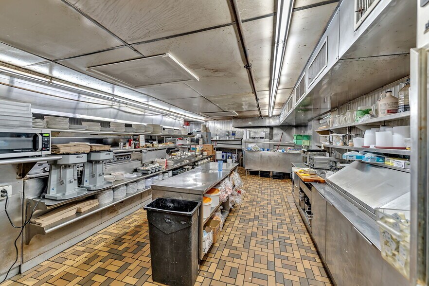 More Photos Of 1908 Old Route 17, Roscoe Restaurant For Sale