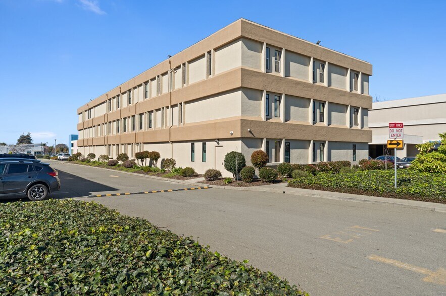 More Photos Of 2089 Vale Rd, San Pablo Office For Sale