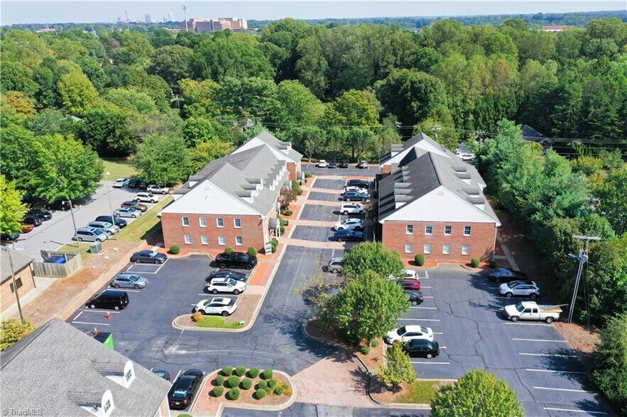 More Photos Of 1365 Westgate Center Dr, Winston-Salem Office For Lease