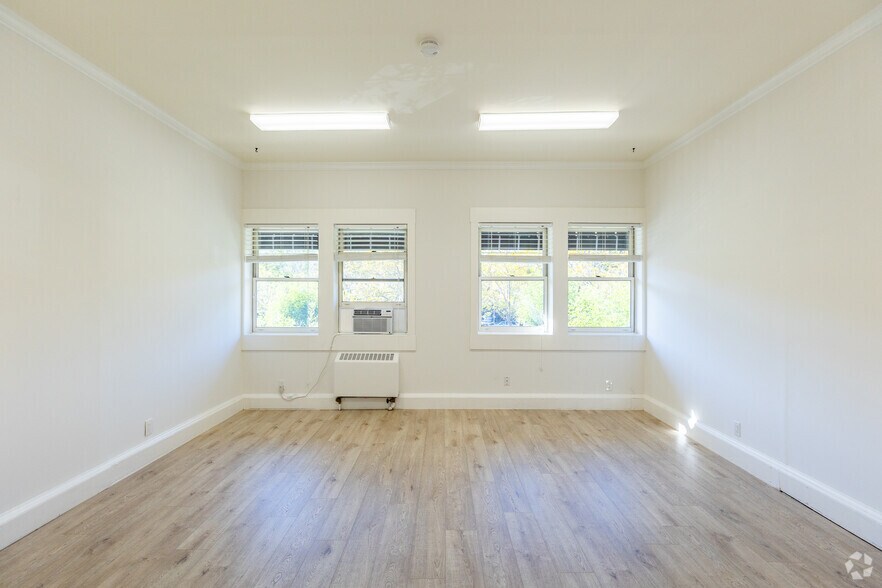 More Photos Of 3030 Bridgeway, Sausalito Office For Lease