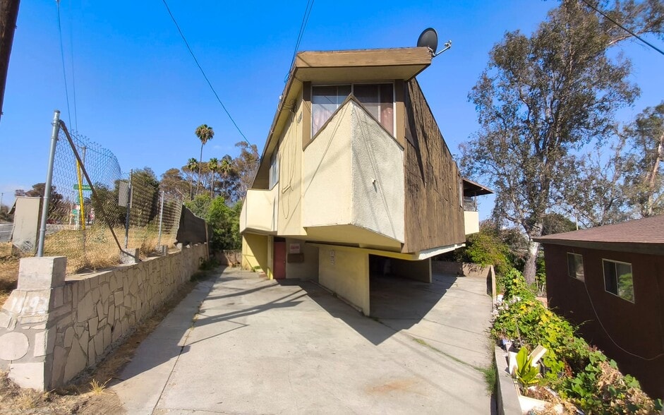 More Photos Of 1491 Stadium Way, Los Angeles Apartments For Sale
