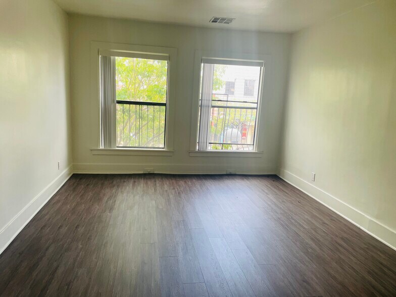 More Photos Of 800-808 N Avalon Blvd, Wilmington Storefront Retail Office For Lease