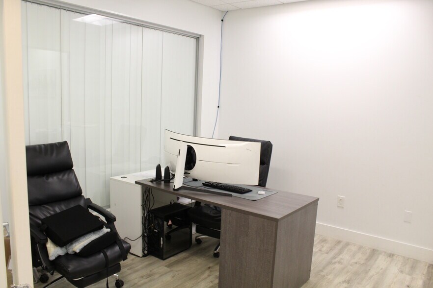 More Photos Of 6457 Hazeltine National Dr, Orlando Warehouse For Sale