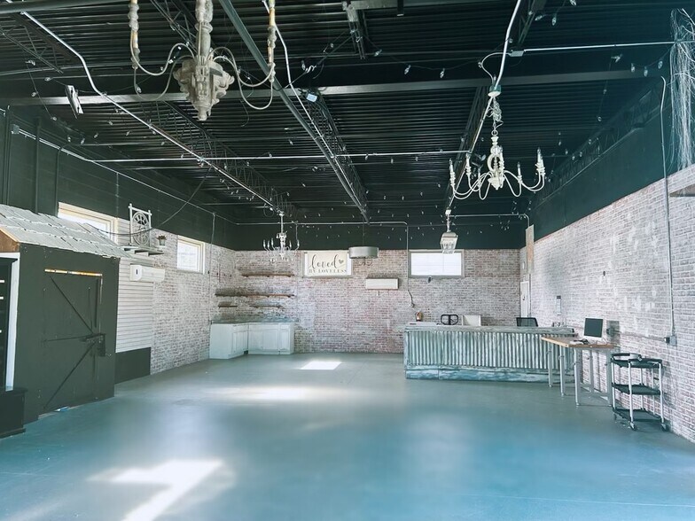 More Photos Of 116 W Bankhead Hwy, Villa Rica Storefront Retail Office For Sale
