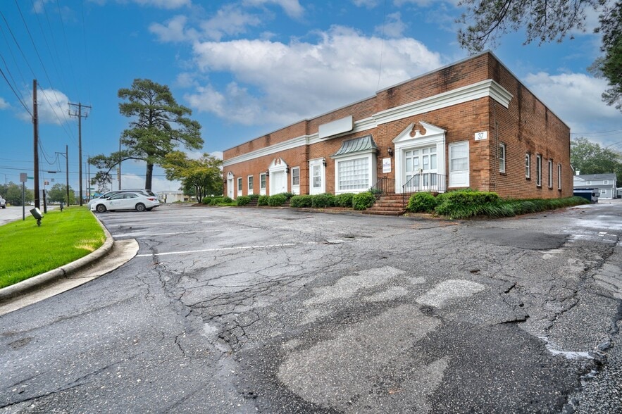 More Photos Of 2325 Sunset Ave, Rocky Mount Office For Sale