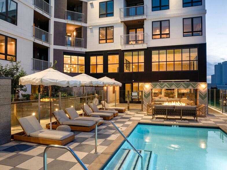 More Photos Of 1340 S Hill St, Los Angeles Apartments For Lease