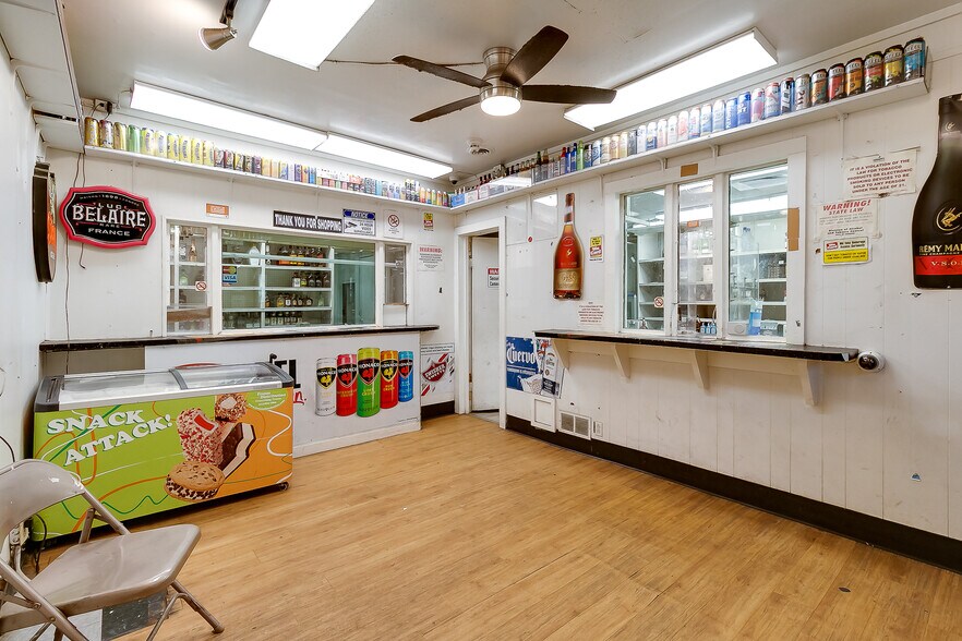 More Photos Of 7016 Page Ave, Saint Louis General Retail For Sale