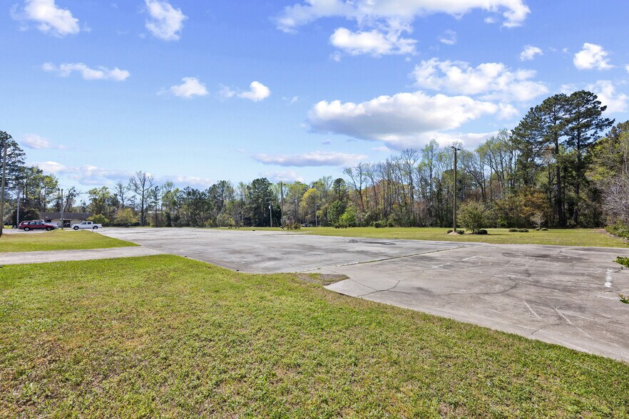 More Photos Of 69 Jessamine Ave, Georgetown Flex For Lease