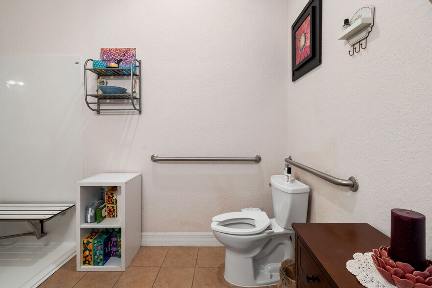 More Photos Of 934 Cypress Village Blvd, Sun City Center Office For Sale