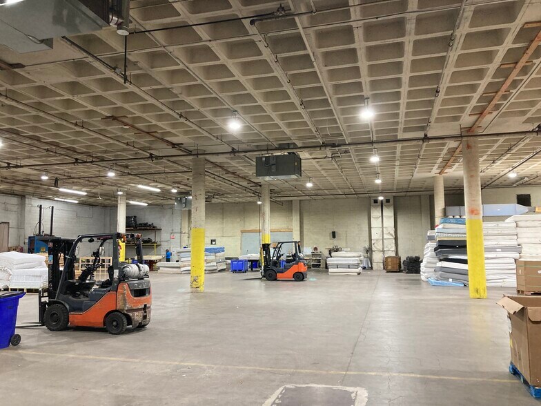 More Photos Of 700 Garfield Ave, Duluth Freestanding For Sale