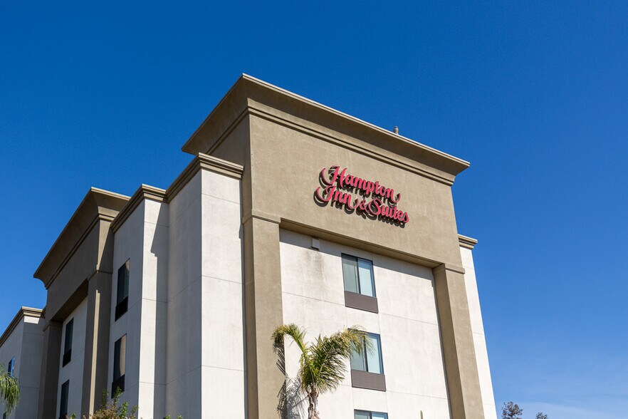 More Photos Of 7941 E Brundage Ln, Bakersfield Hotel For Sale