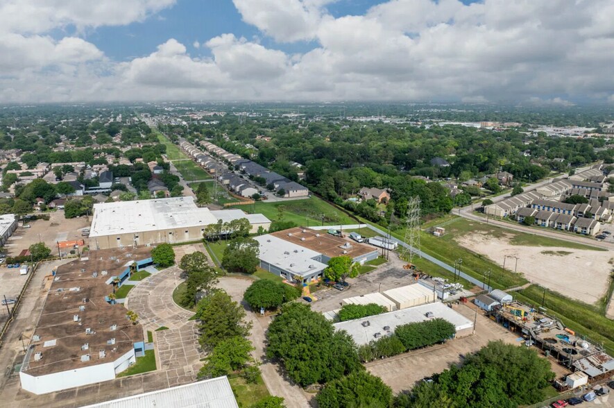 More Photos Of 10860 Rockley Rd, Houston Warehouse For Sale