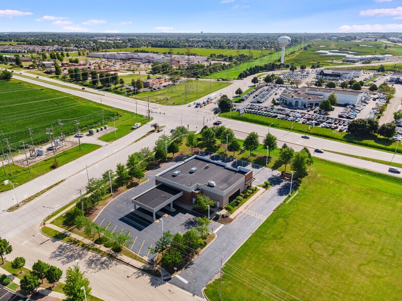 Primary Photo Of 201 Genesis Dr, North Aurora Freestanding For Lease