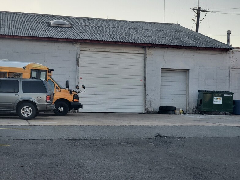 More Photos Of 2835 Crescent Blvd, Collingswood Light Manufacturing For Lease