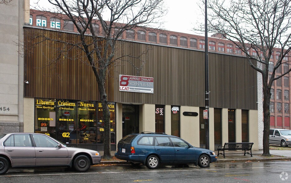 More Photos Of 468 Essex St, Lawrence Storefront For Lease