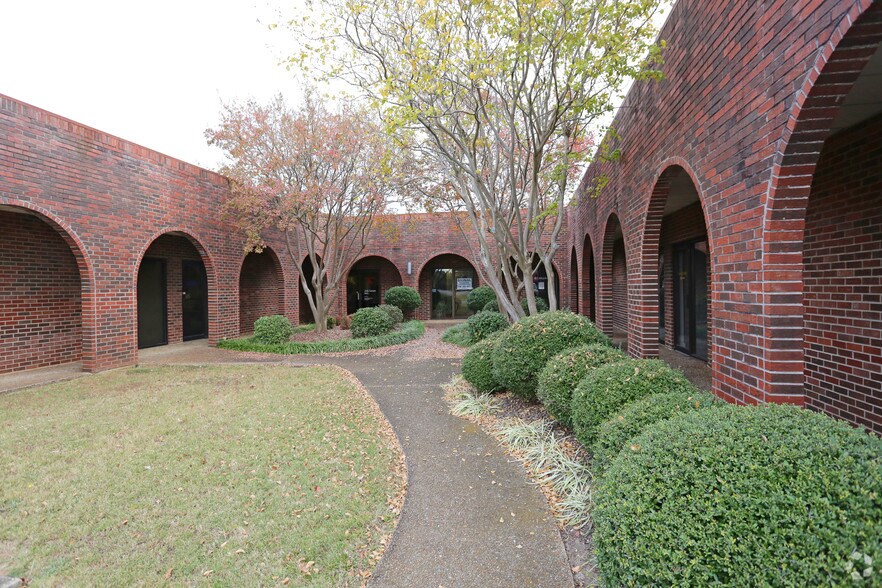 More Photos Of 2046 Beltline Rd, Decatur Office For Lease