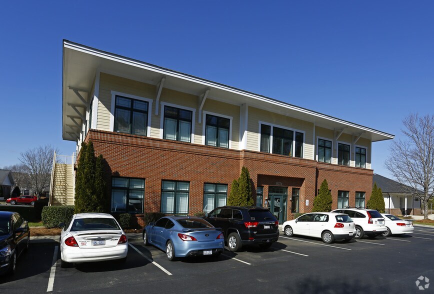 Primary Photo Of 10224 Hickorywood Hill Ave, Huntersville Office For Sale