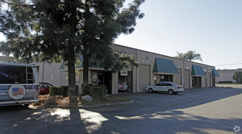 More Photos Of 5159-5199 G St, Chino Warehouse For Lease