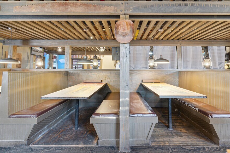 More Photos Of 115 NW 1st St, Trenton Restaurant For Sale