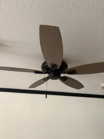 More Photos Of 302 W Broad St, Iva Restaurant For Sale