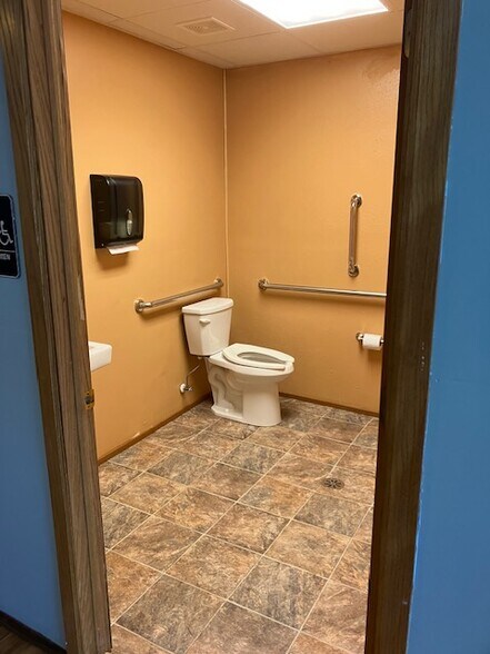 More Photos Of 1918-1918 Campbell Rd, La Crosse General Retail For Sale