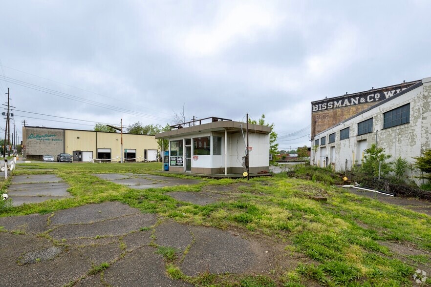 More Photos Of 16 W 5th St, Mansfield Freestanding For Sale