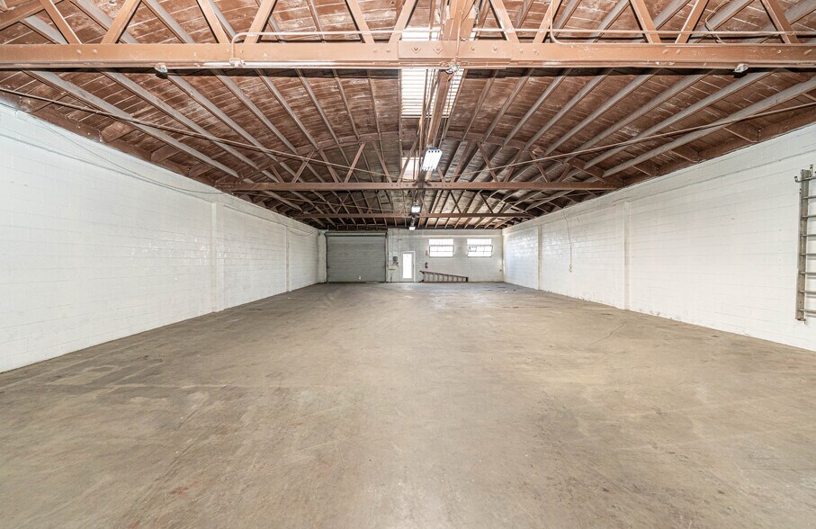 More Photos Of 947 N Vignes St, Los Angeles Warehouse For Sale