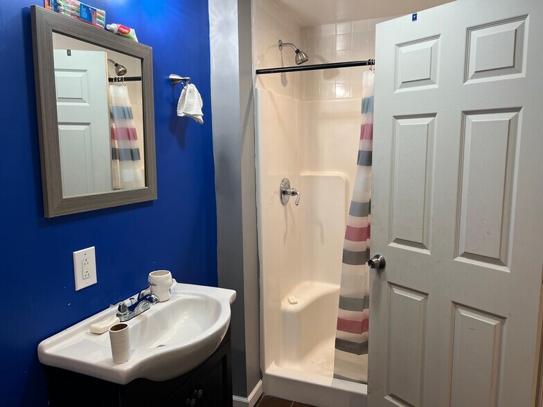 More Photos Of 2716 Dodson Ave, Chattanooga General Retail For Sale