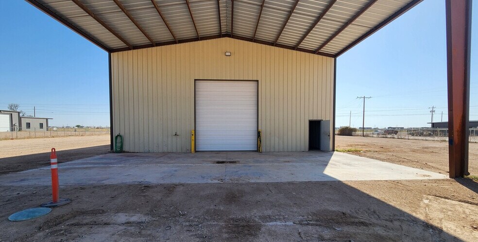 More Photos Of 6712 FM 715, Midland Warehouse For Lease