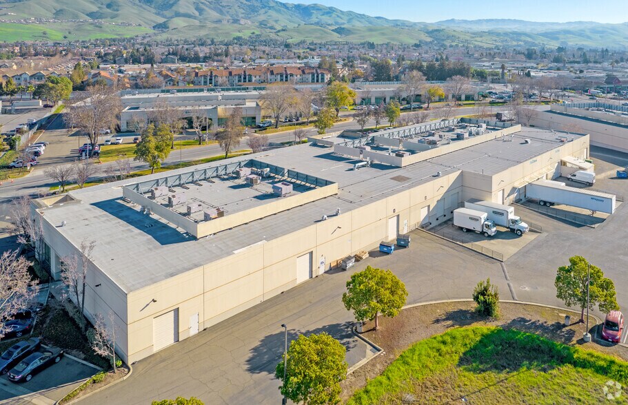 More Photos Of 1909-1971 Milmont Dr, Milpitas Research And Development For Lease