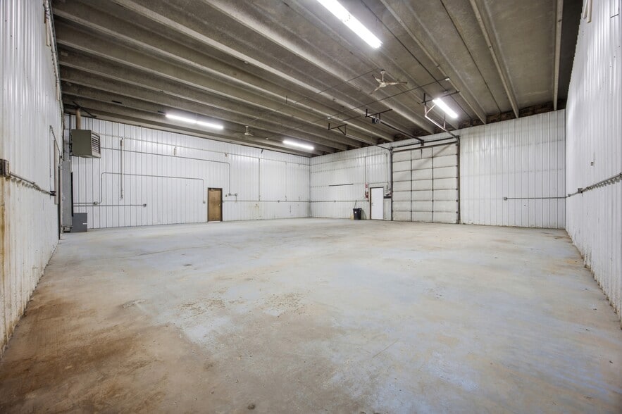 More Photos Of 1814 23rd St S, Moorhead Warehouse For Lease